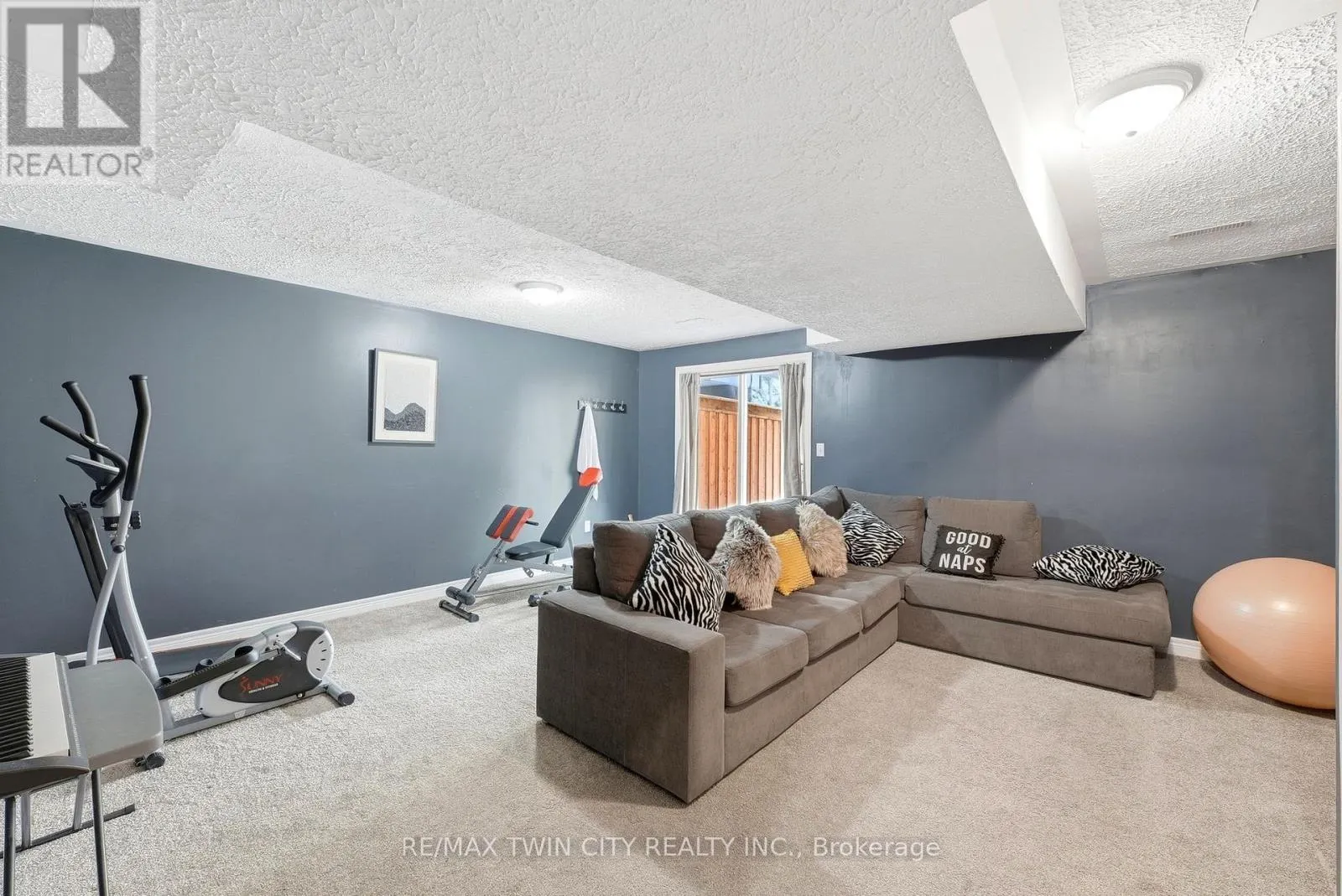 283 FENNEL STREET