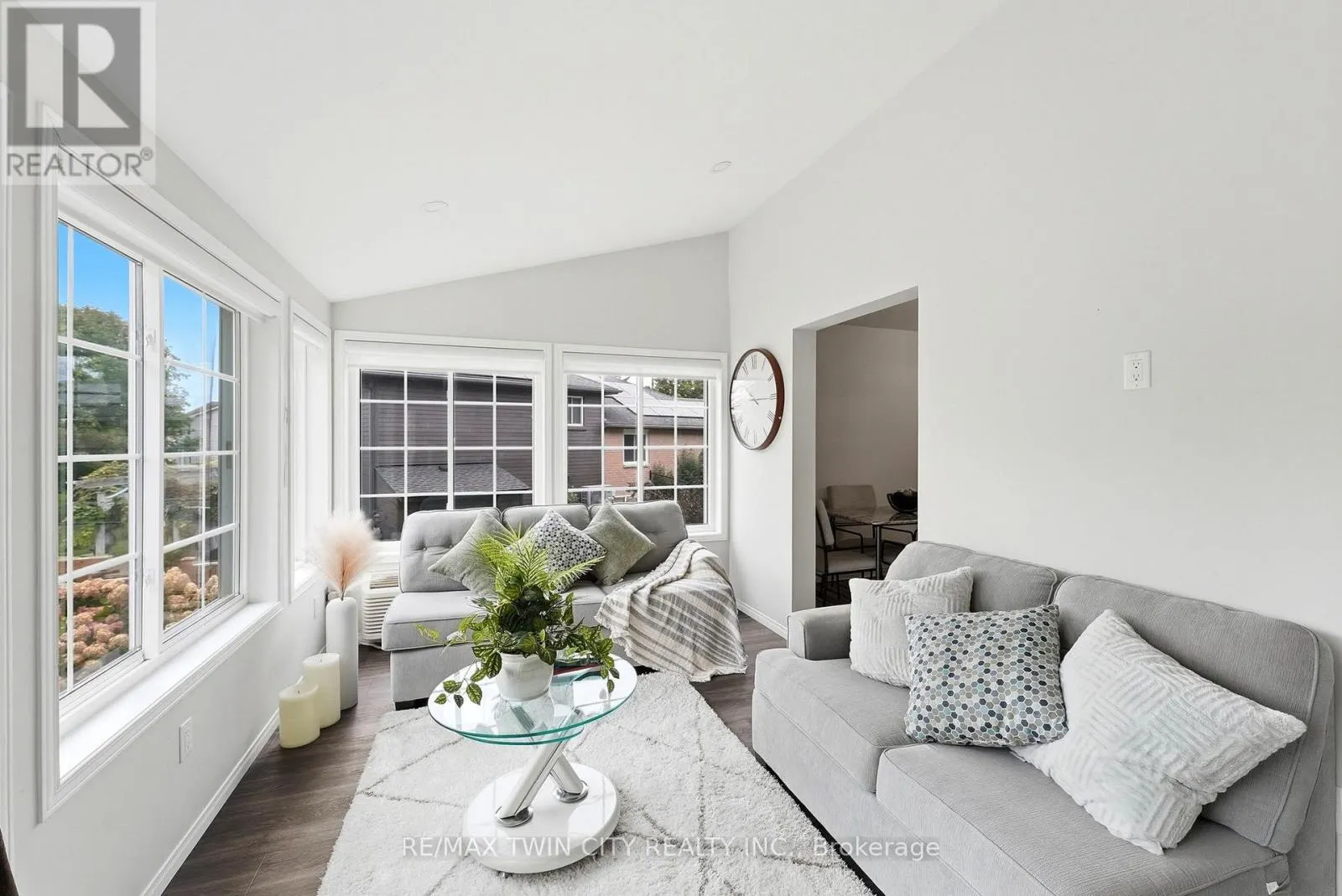 283 FENNEL STREET