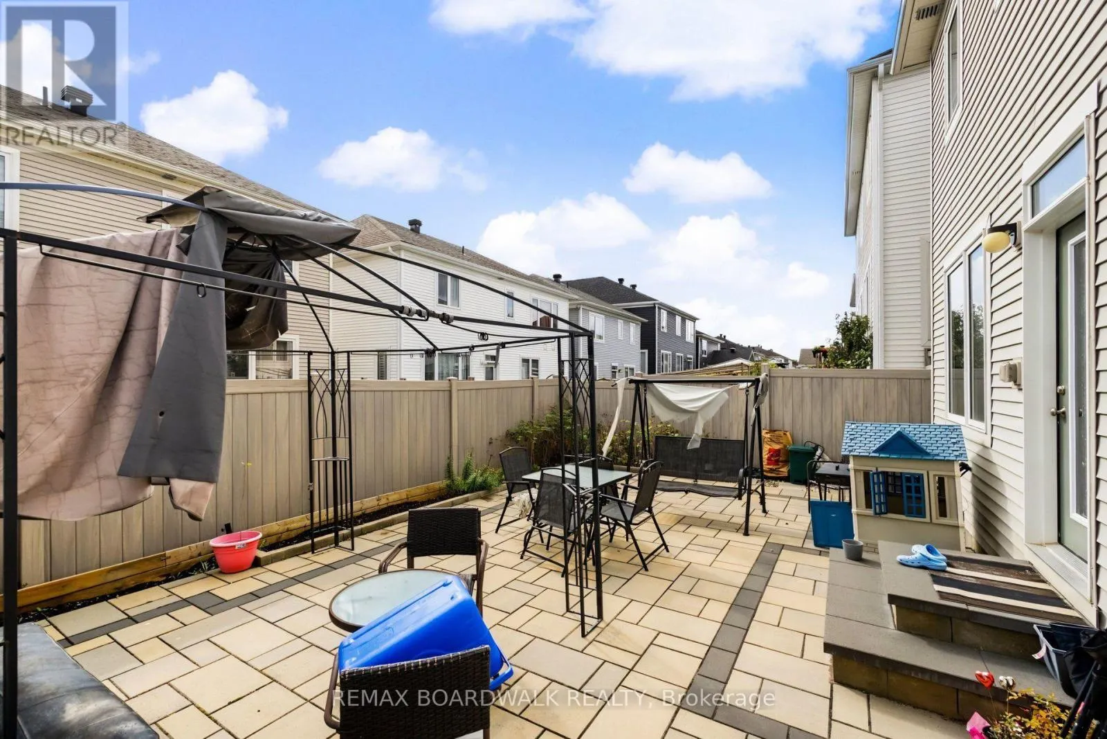 1008 CARDEN LANE