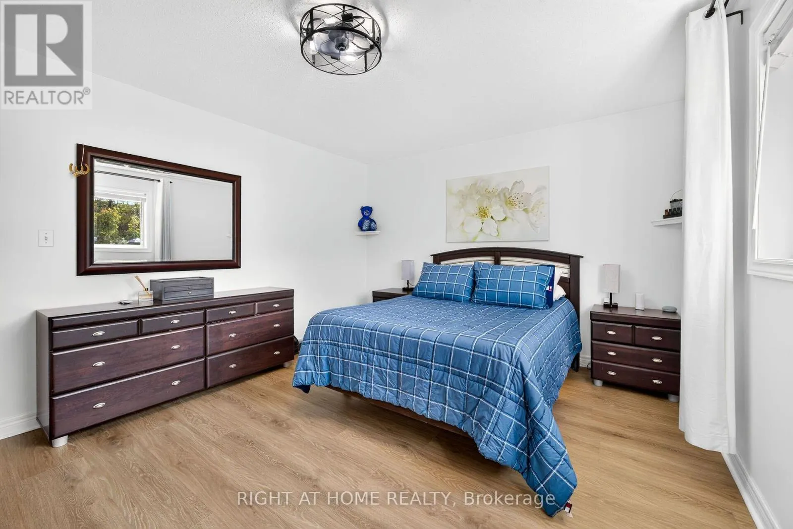 54 VINIFERA DRIVE