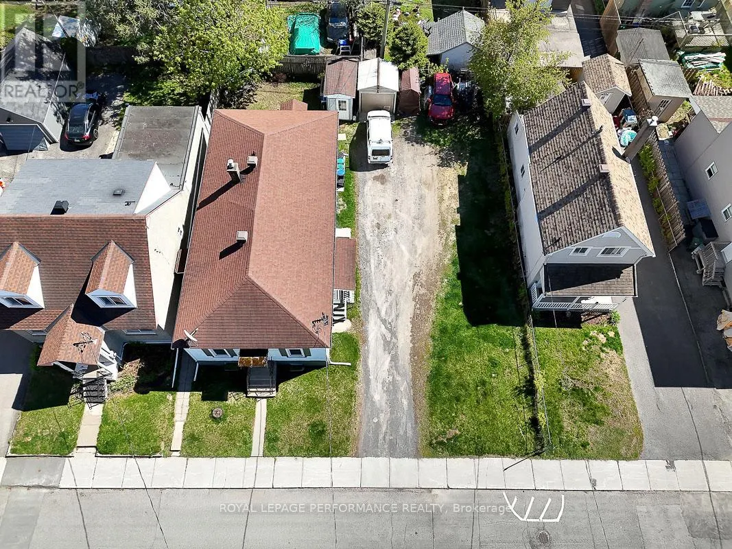 228 CARILLON STREET