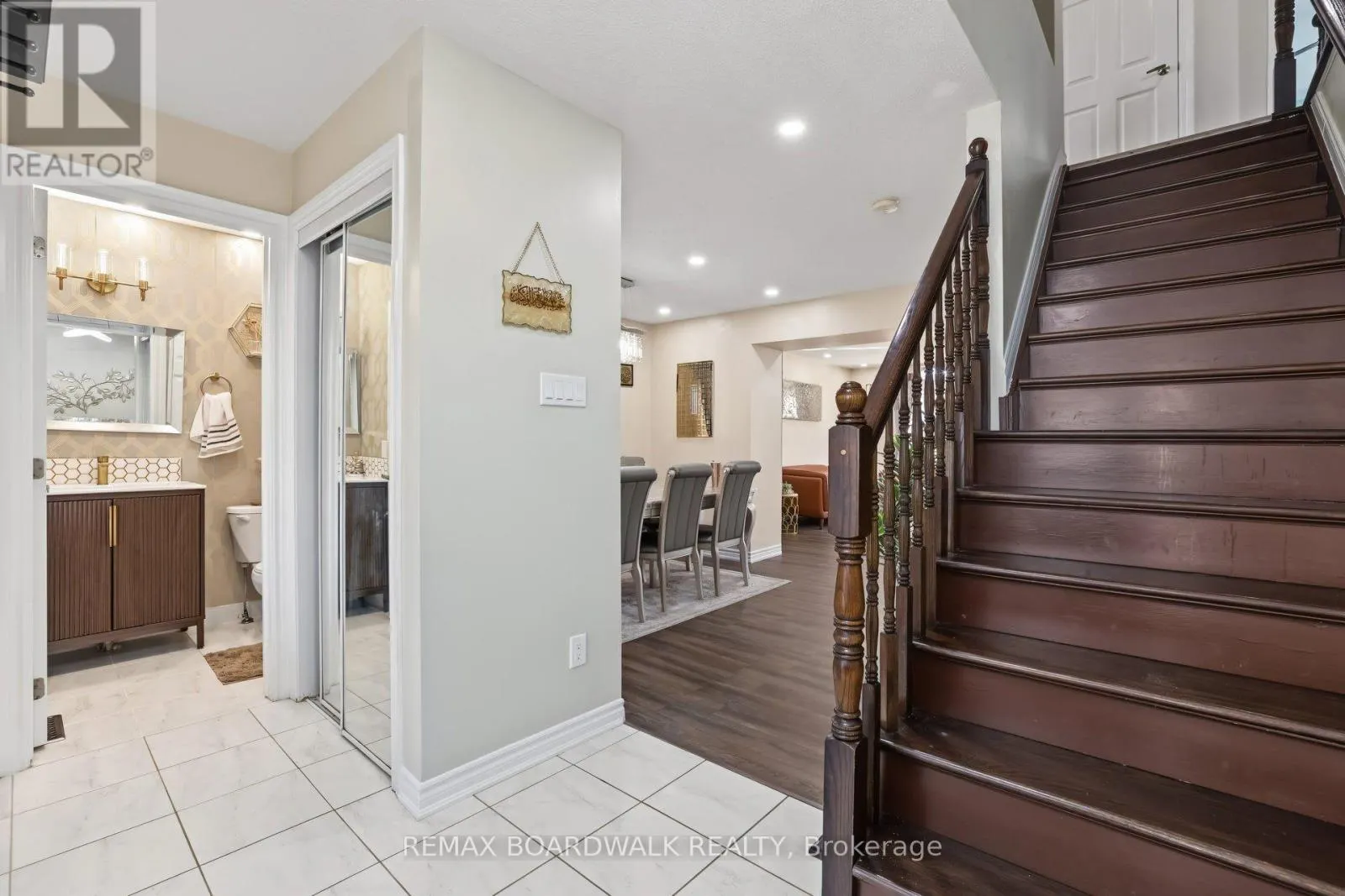508 SUNLIT CIRCLE