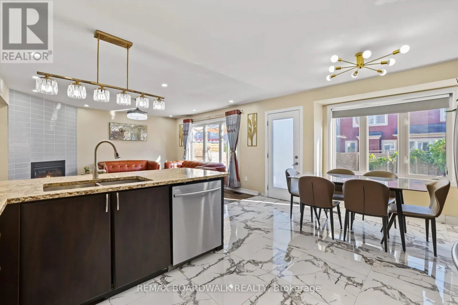 508 SUNLIT CIRCLE