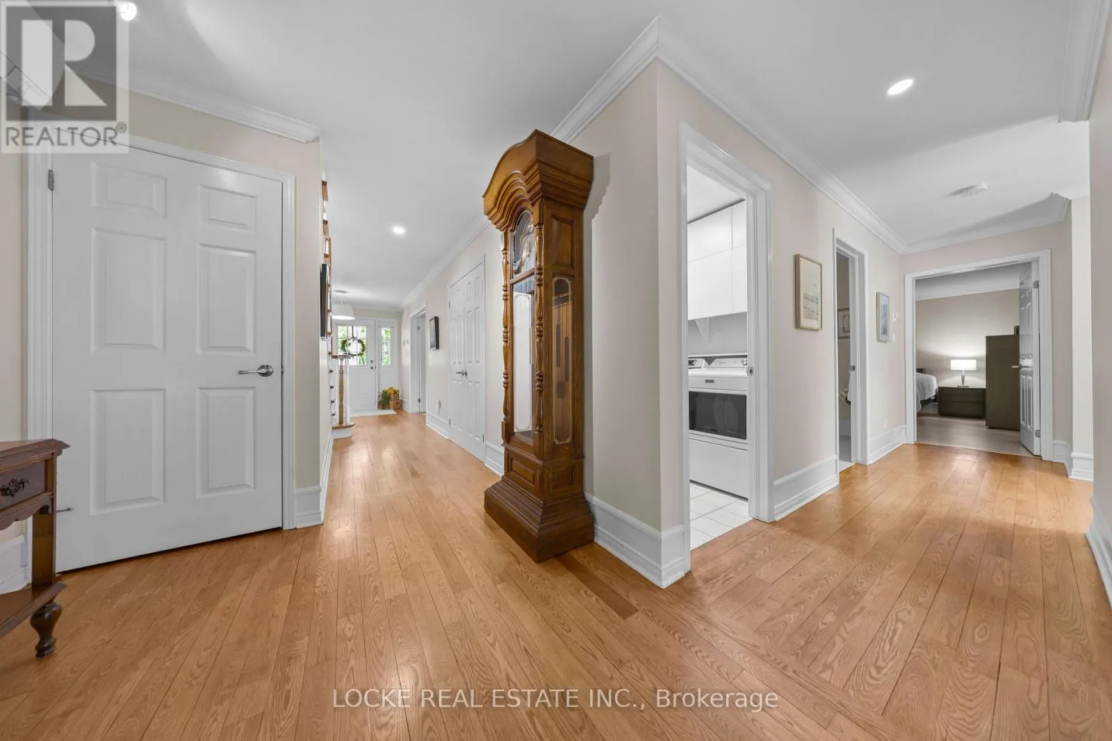 2207 PLEASANTVIEW COURT