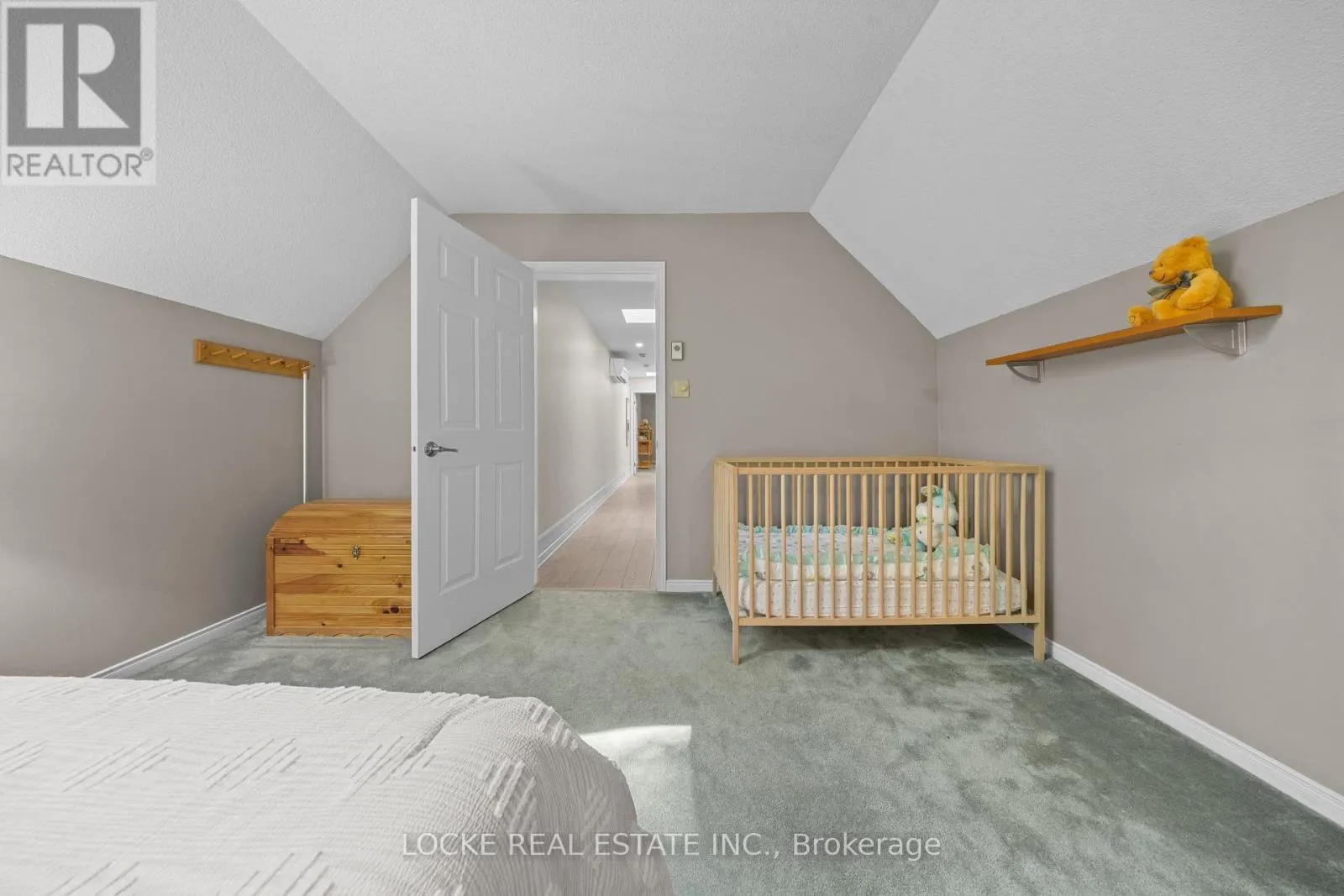 2207 PLEASANTVIEW COURT