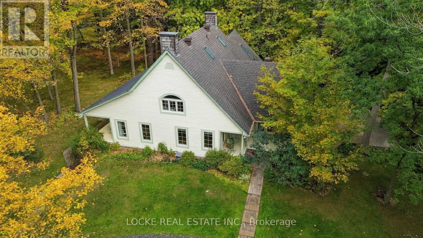 2207 PLEASANTVIEW COURT