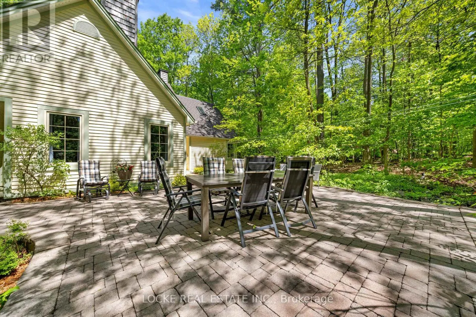 2207 PLEASANTVIEW COURT