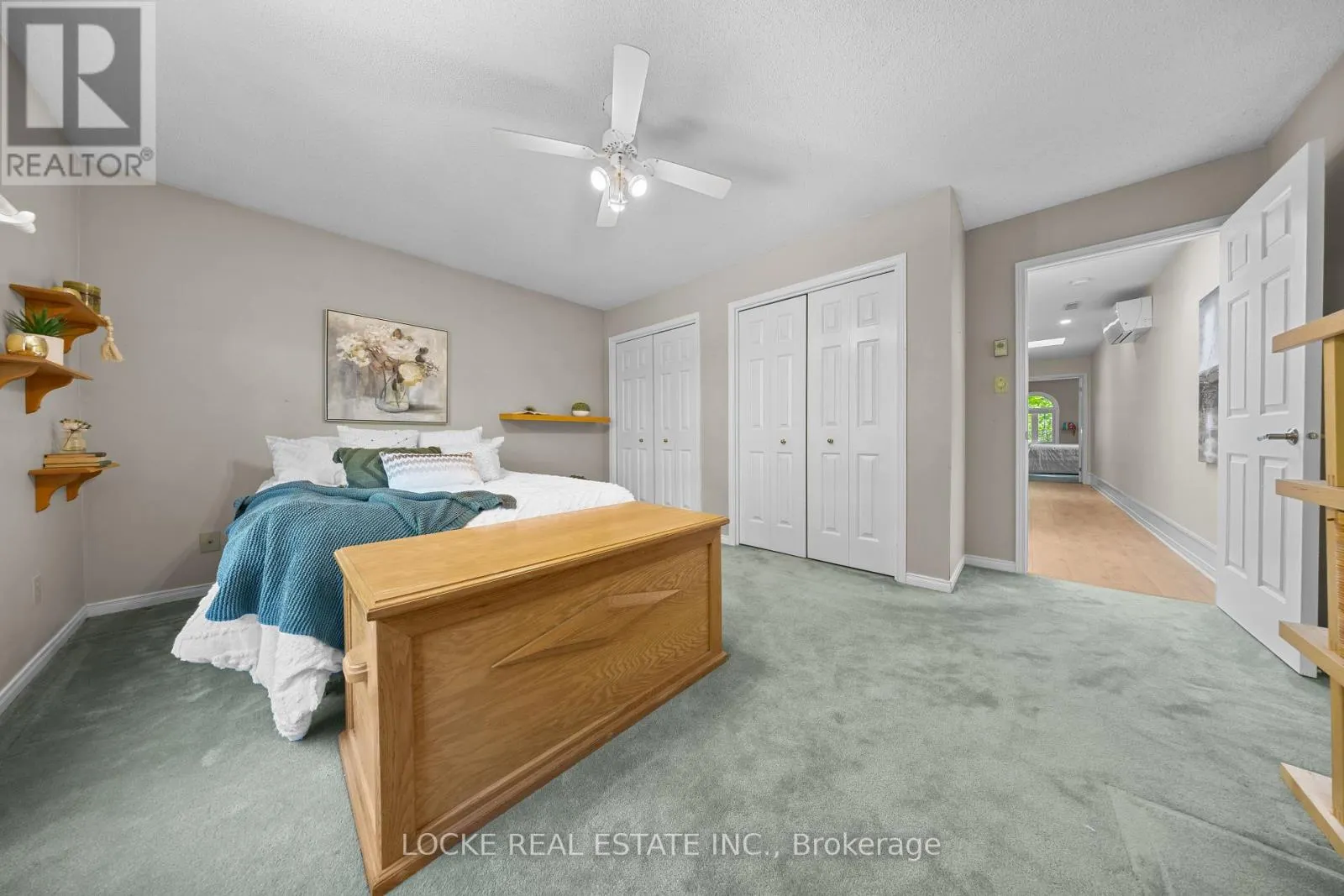 2207 PLEASANTVIEW COURT