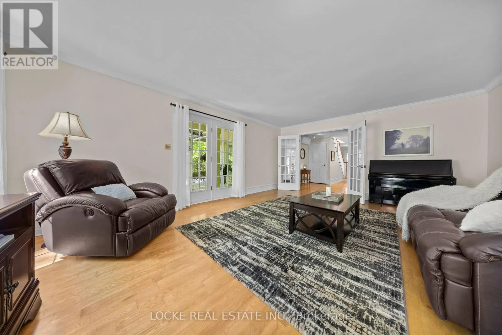 2207 PLEASANTVIEW COURT
