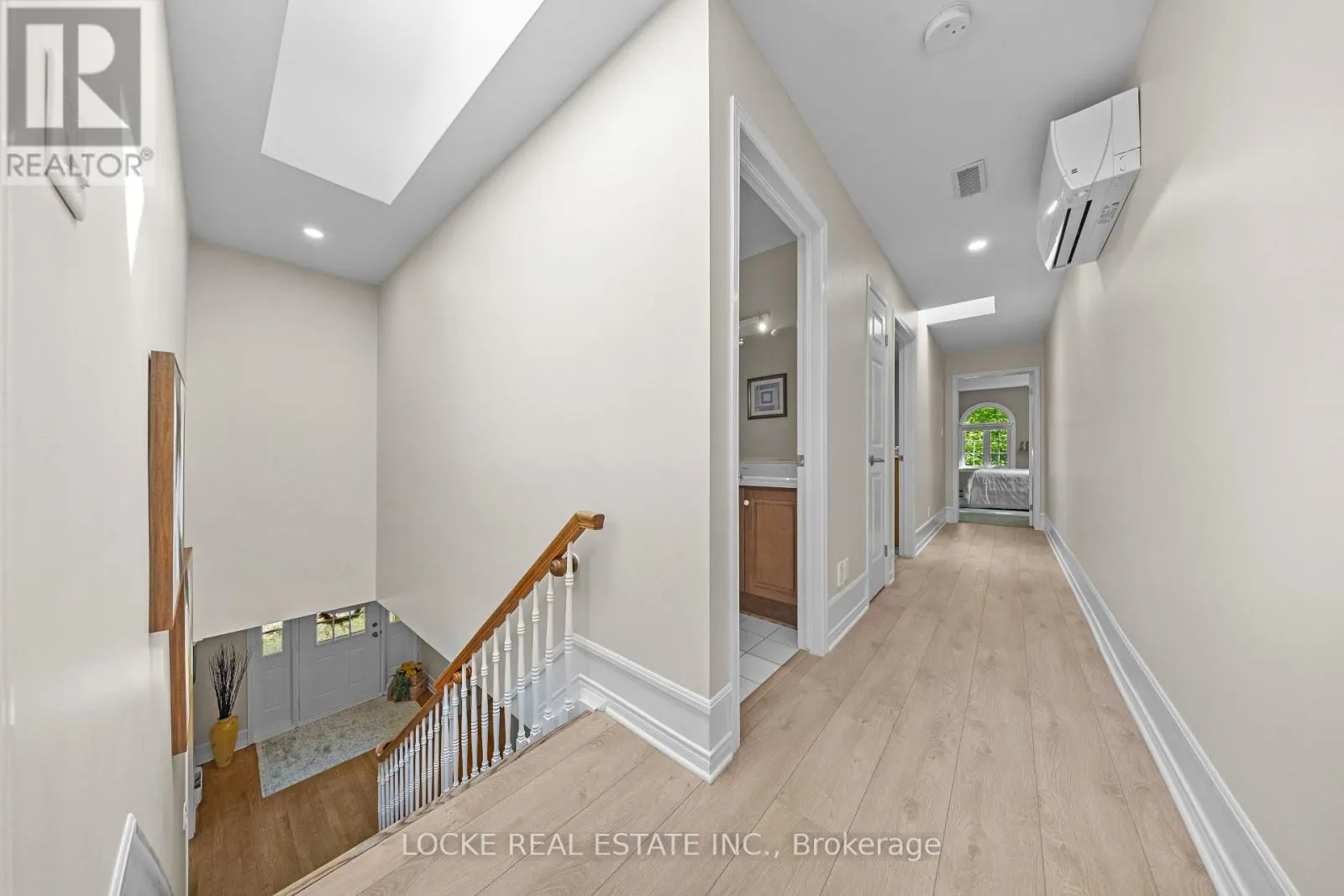2207 PLEASANTVIEW COURT