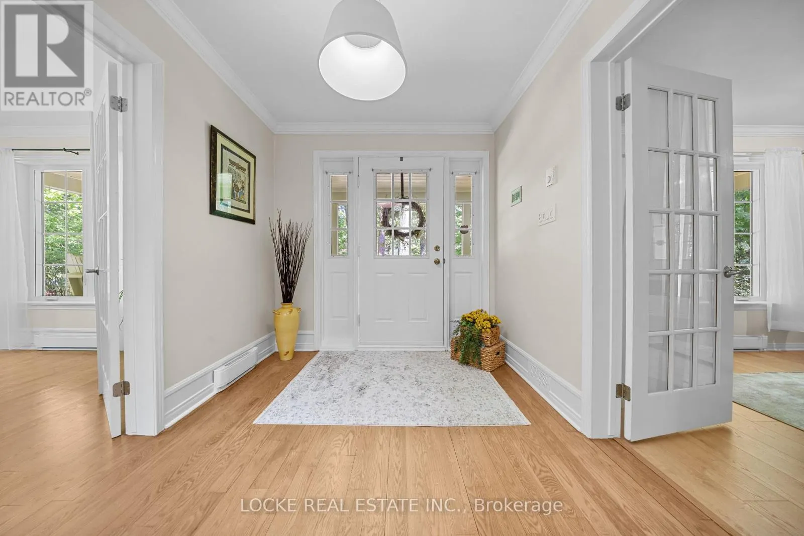 2207 PLEASANTVIEW COURT