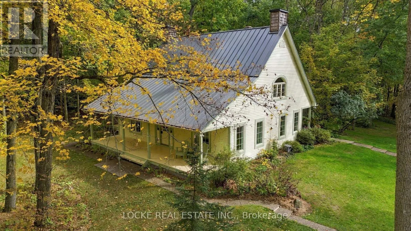 2207 PLEASANTVIEW COURT