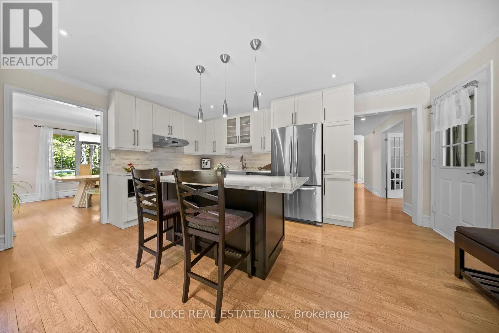 2207 PLEASANTVIEW COURT