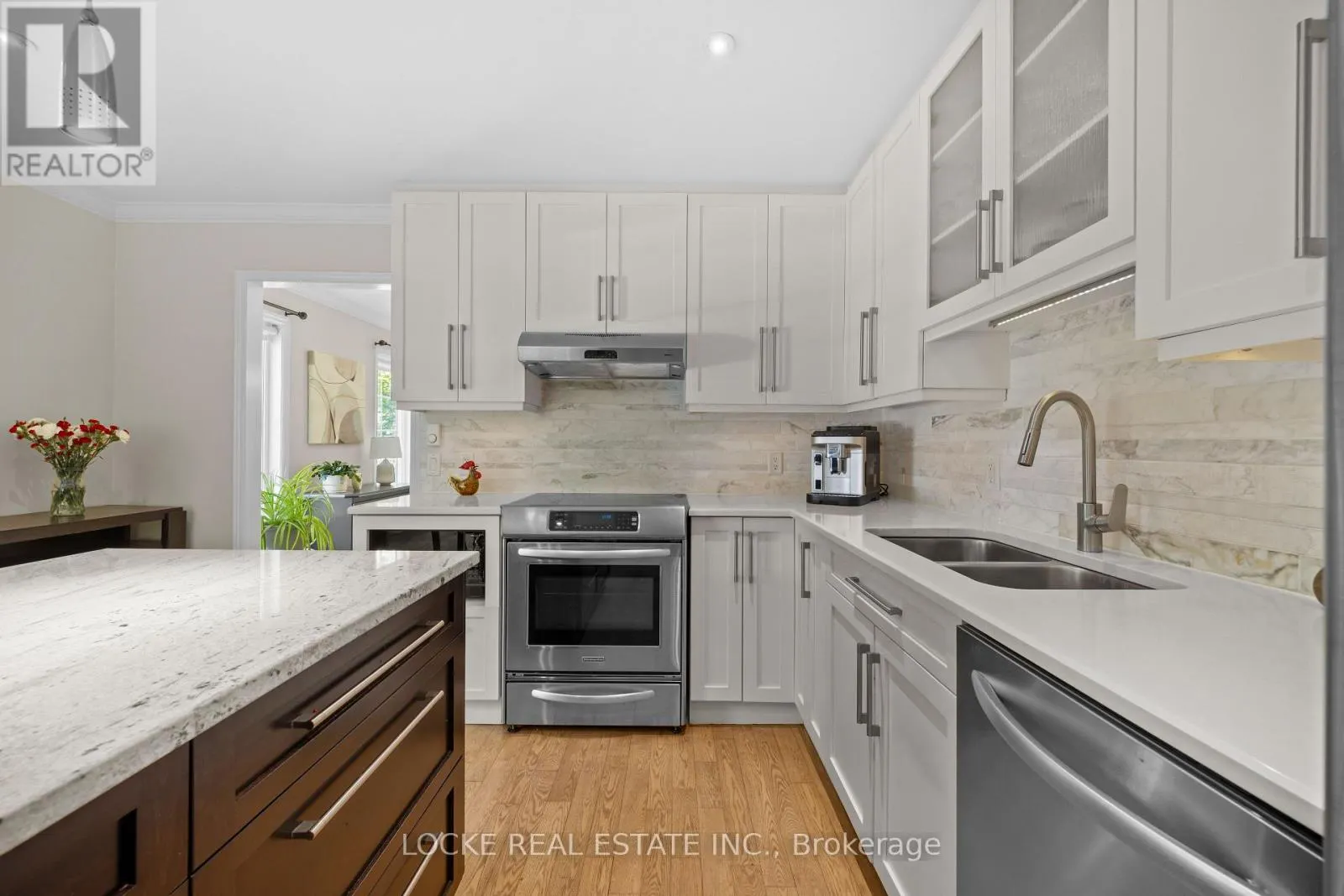 2207 PLEASANTVIEW COURT