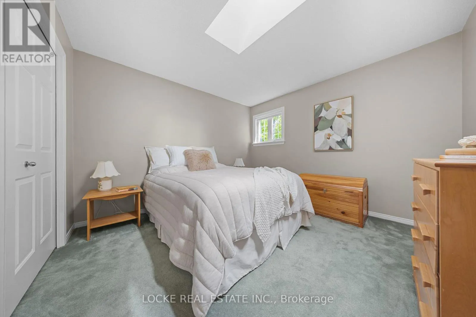 2207 PLEASANTVIEW COURT