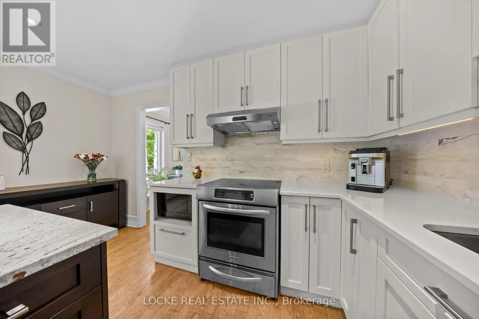 2207 PLEASANTVIEW COURT