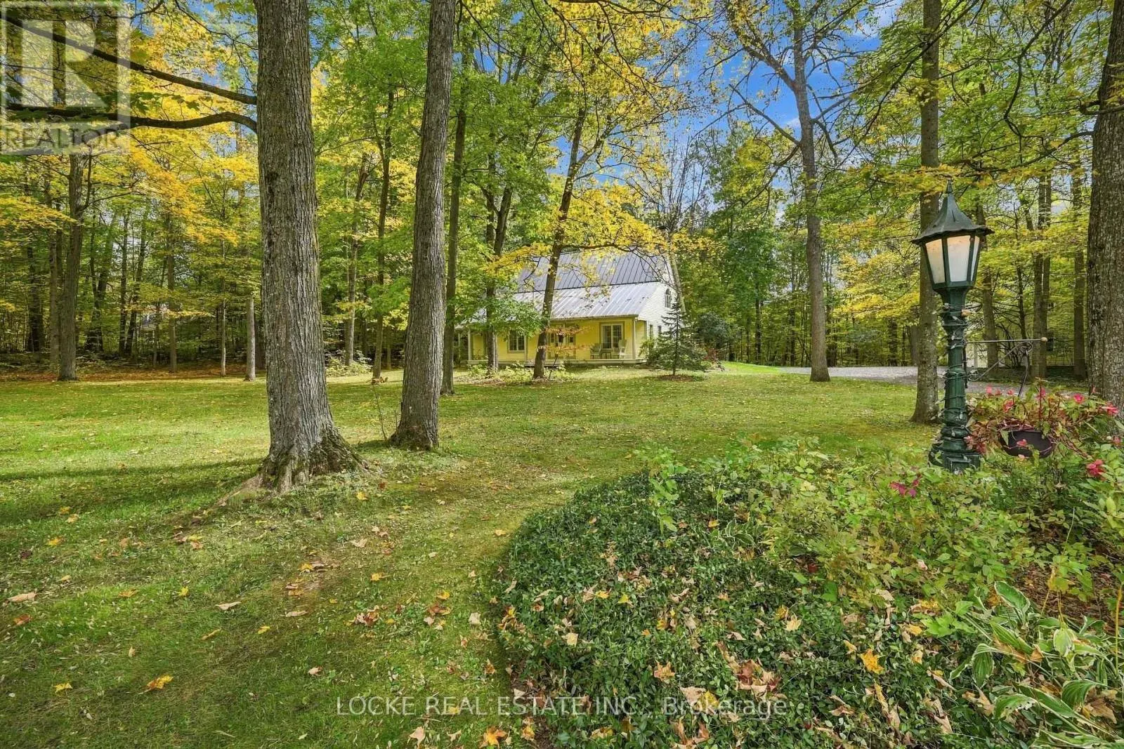 2207 PLEASANTVIEW COURT