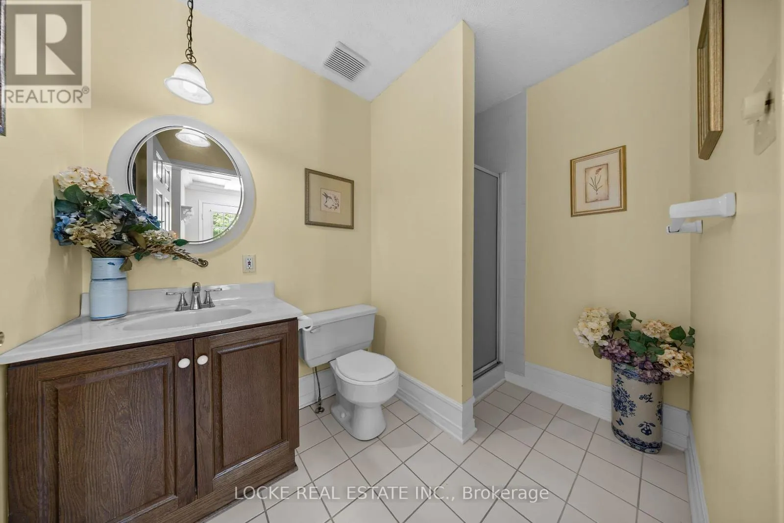 2207 PLEASANTVIEW COURT