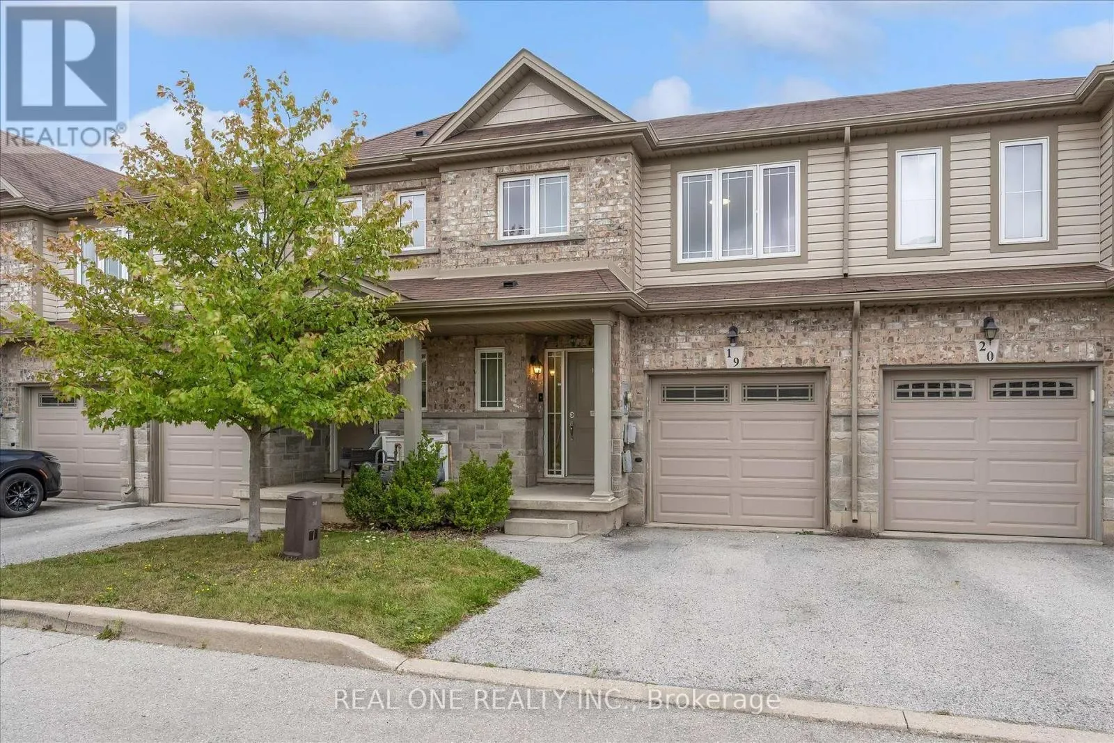 19 - 70 HIGHGATE DRIVE