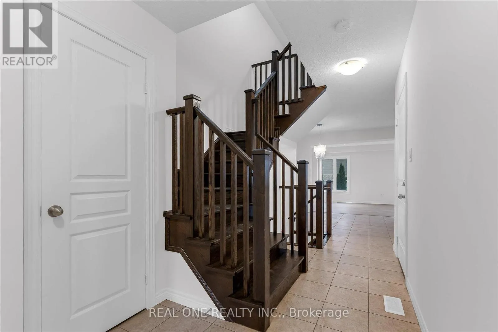 19 - 70 HIGHGATE DRIVE