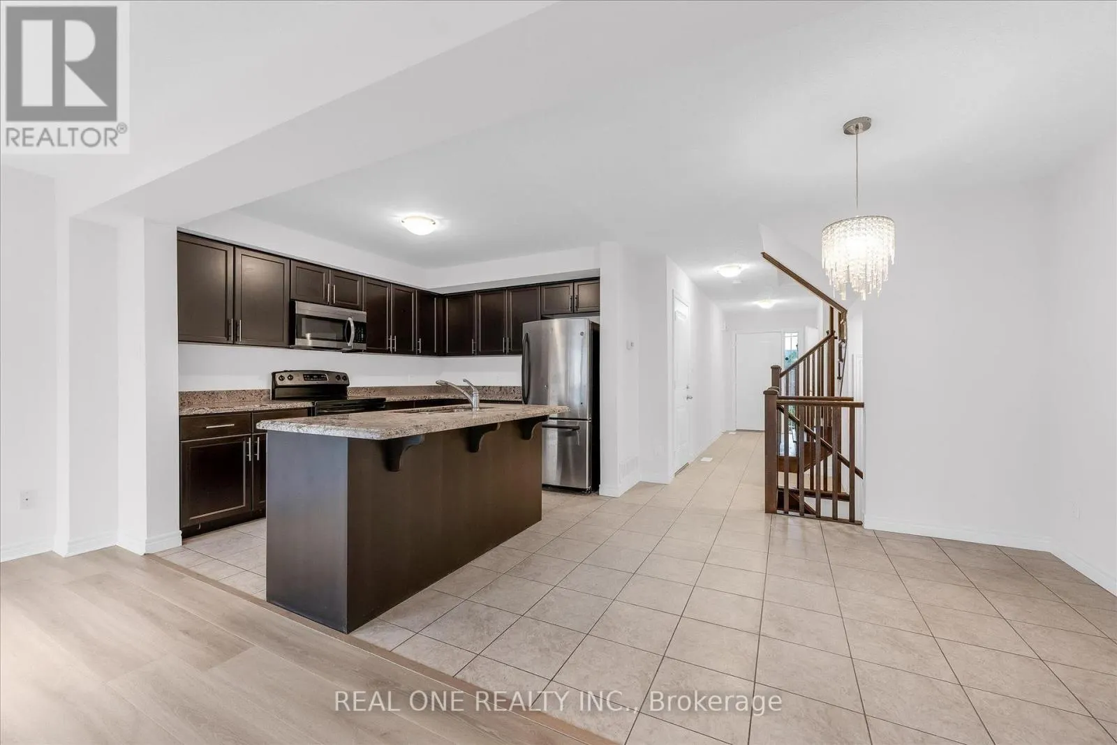 19 - 70 HIGHGATE DRIVE