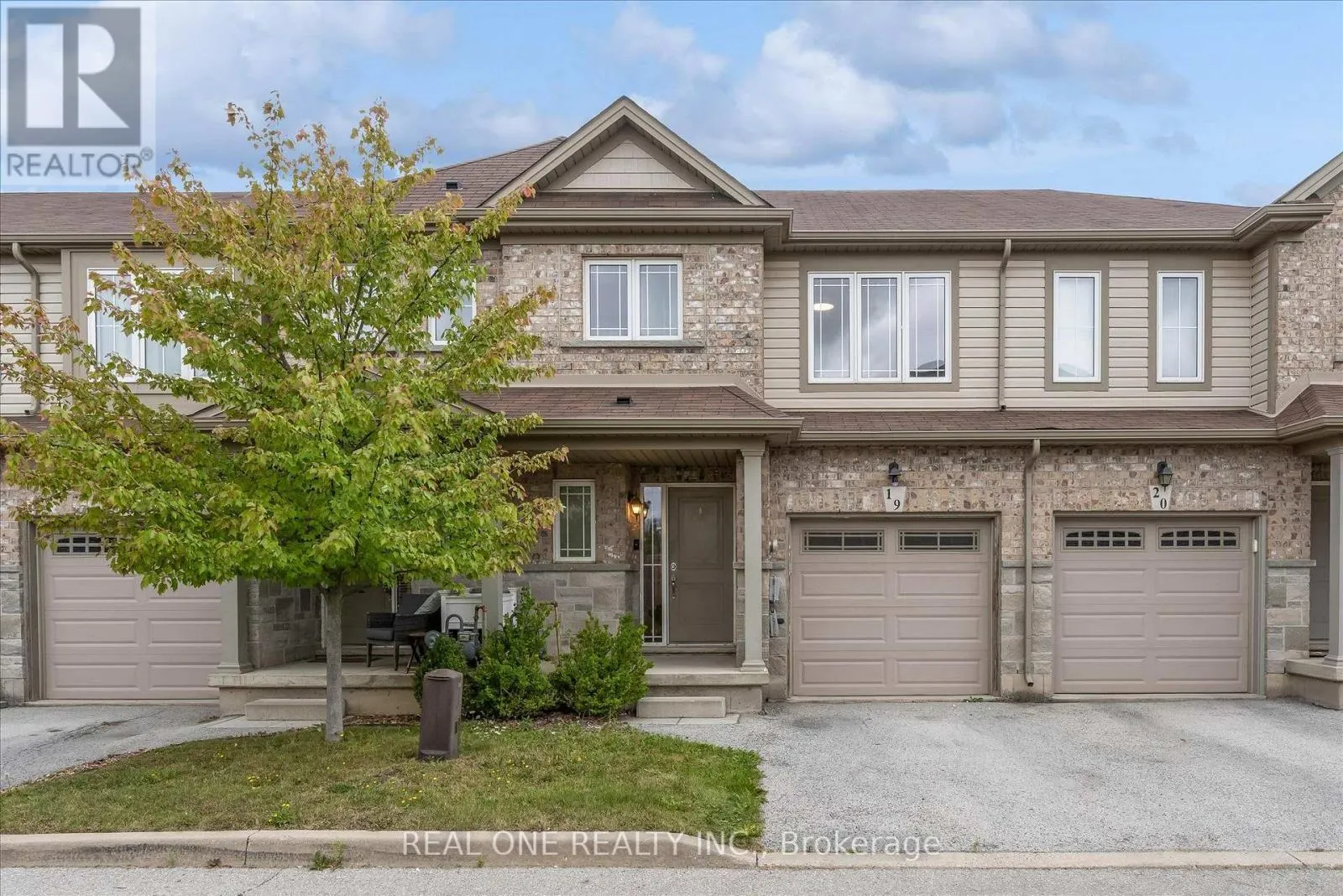 19 - 70 HIGHGATE DRIVE