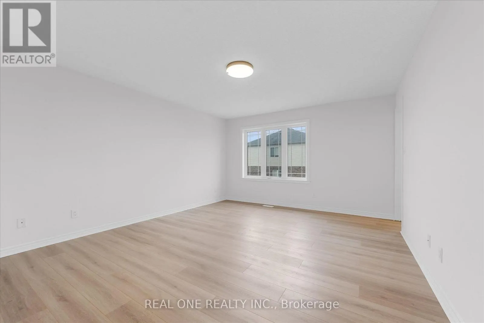 19 - 70 HIGHGATE DRIVE