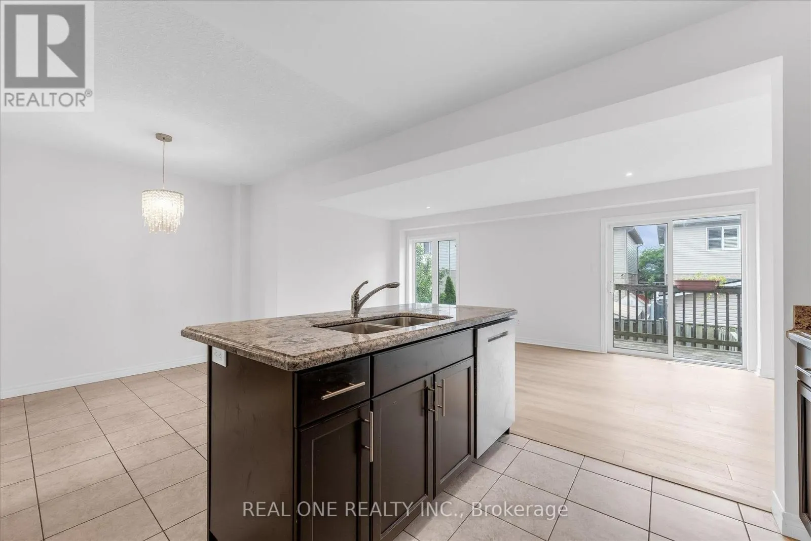 19 - 70 HIGHGATE DRIVE