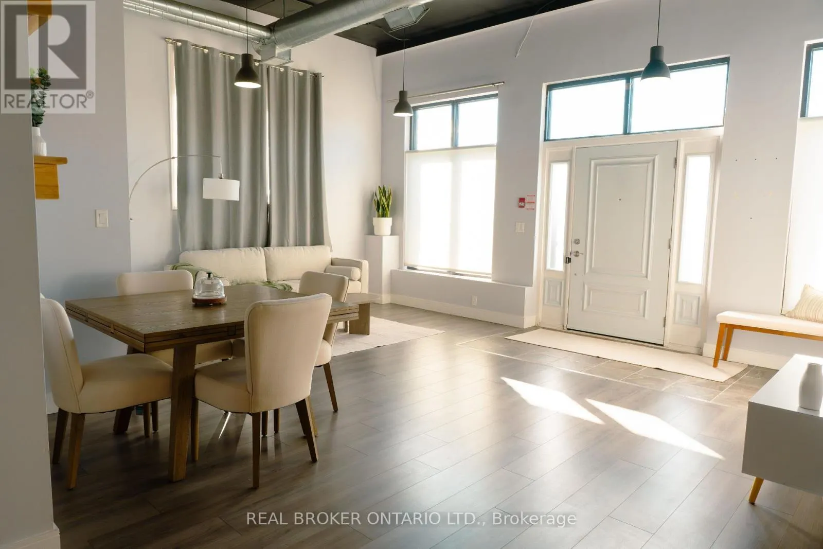 UNIT 102 - 904 PAISLEY ROAD