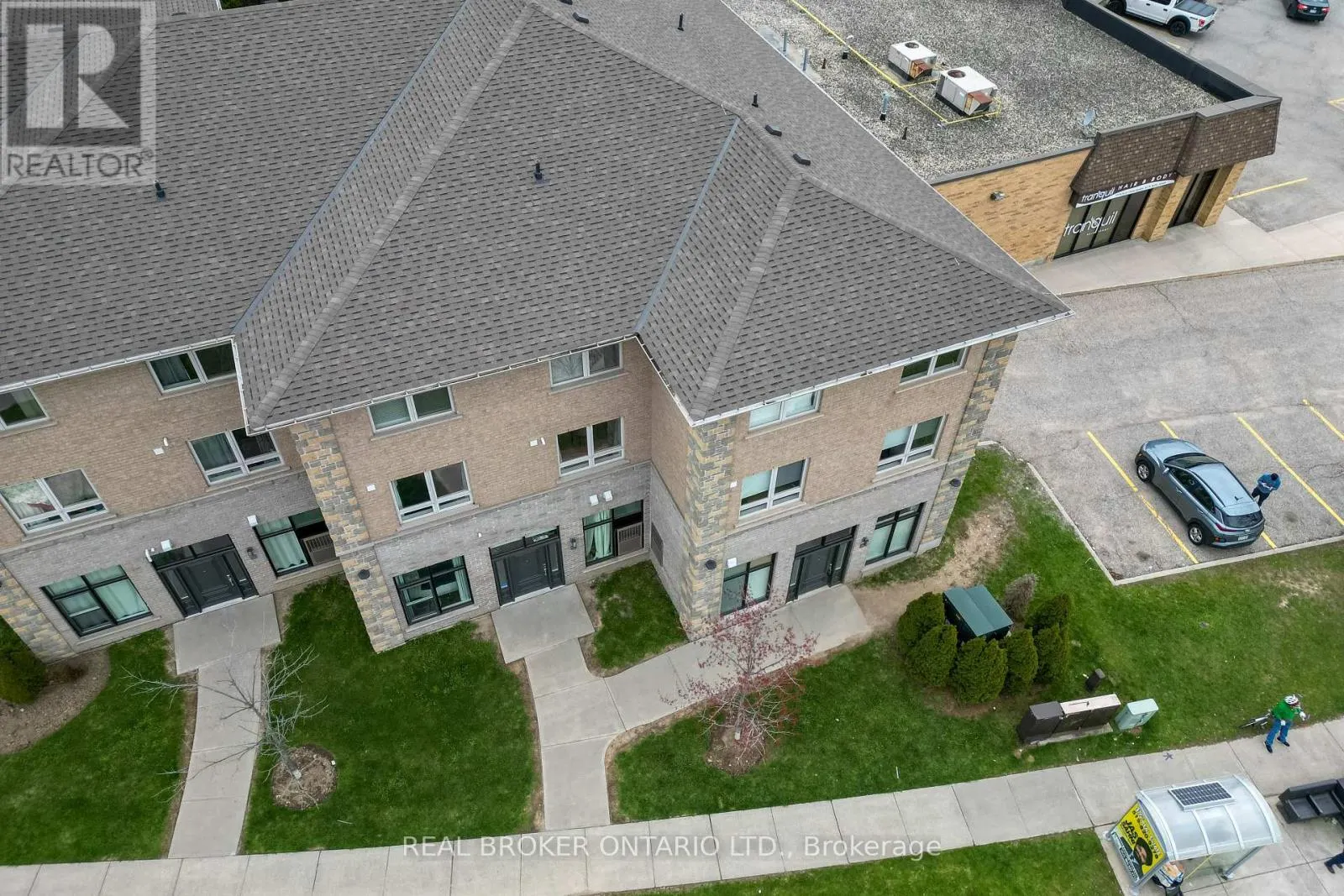 UNIT 102 - 904 PAISLEY ROAD