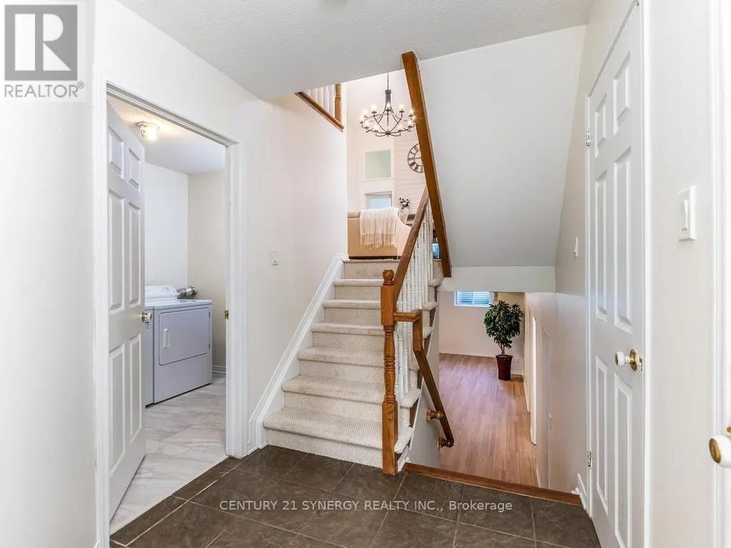128 MACASSA CIRCLE