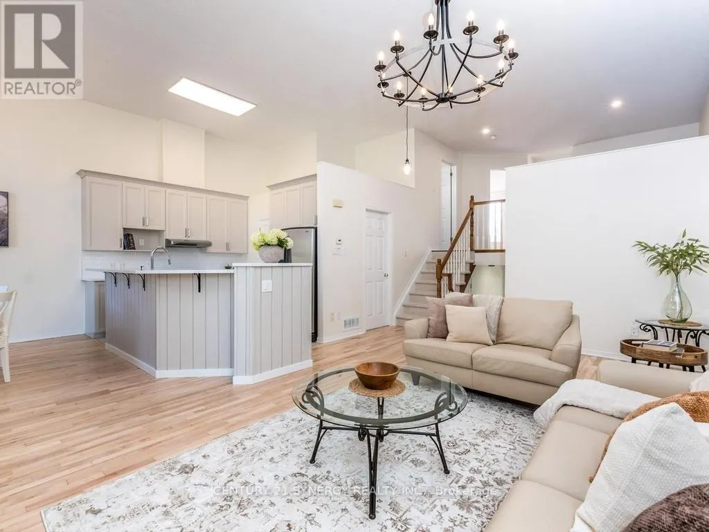 128 MACASSA CIRCLE