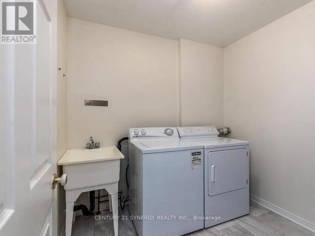 128 MACASSA CIRCLE