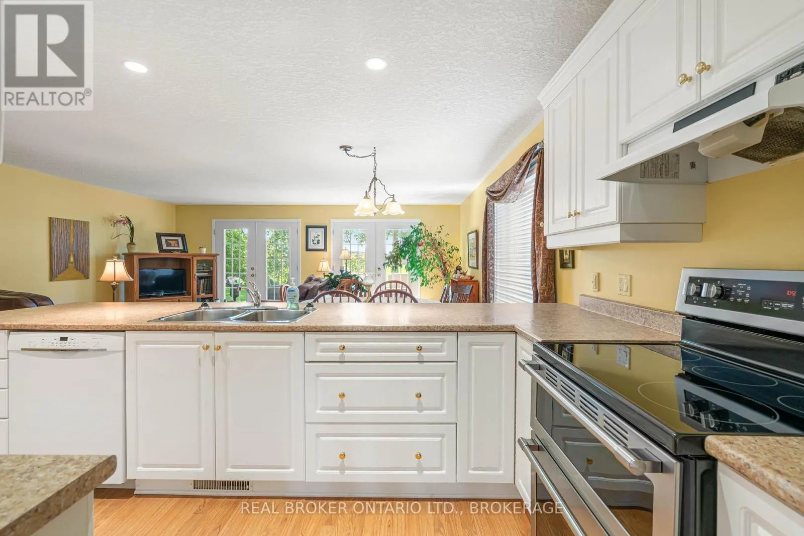 508 JO ANNE CRESCENT