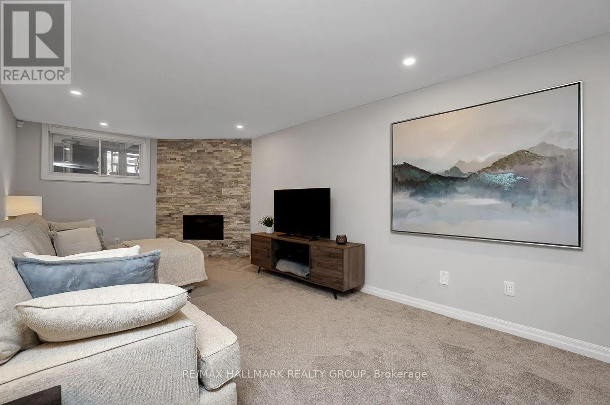 317 LYSANDER PLACE