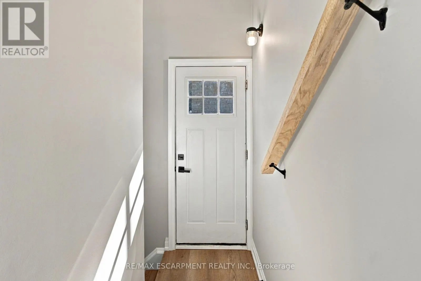 LOWER - 46 BOBOLINK ROAD