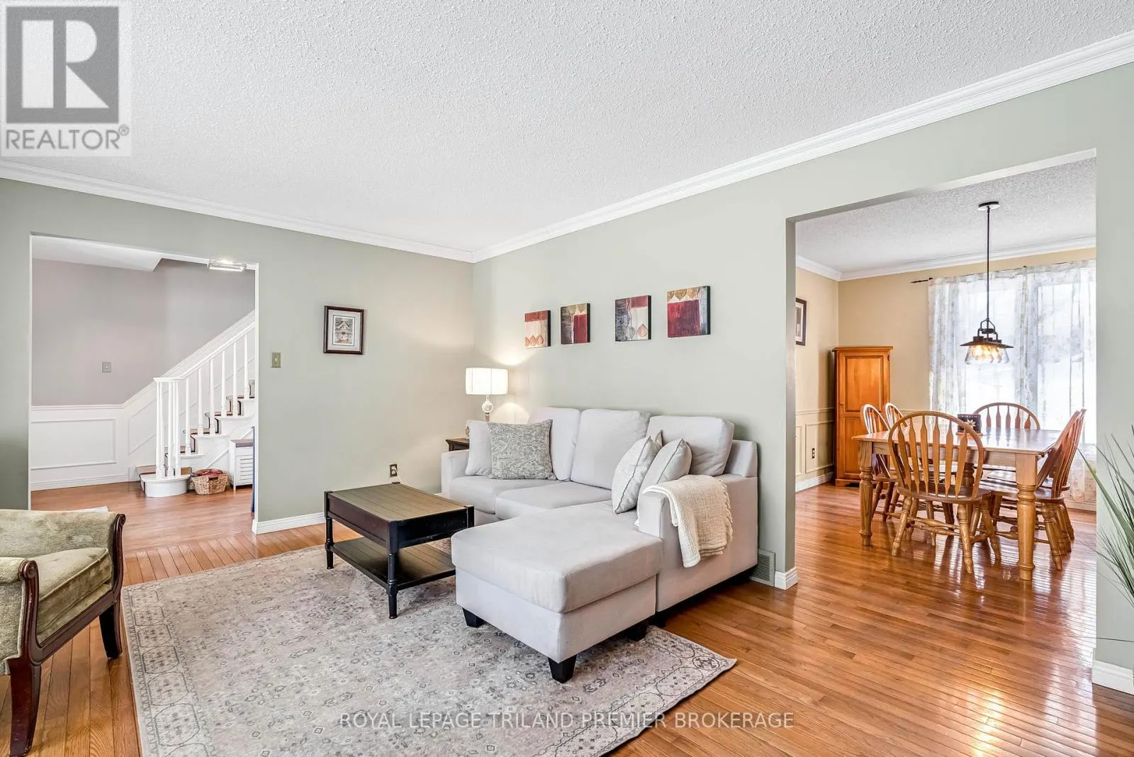 31 FOXCROFT CRESCENT