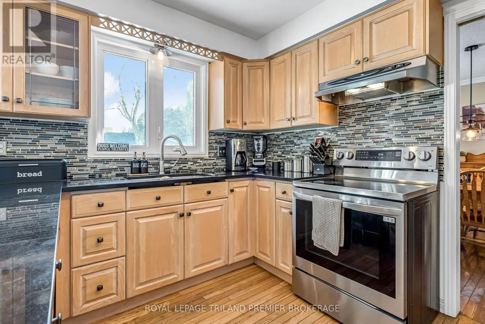 31 FOXCROFT CRESCENT
