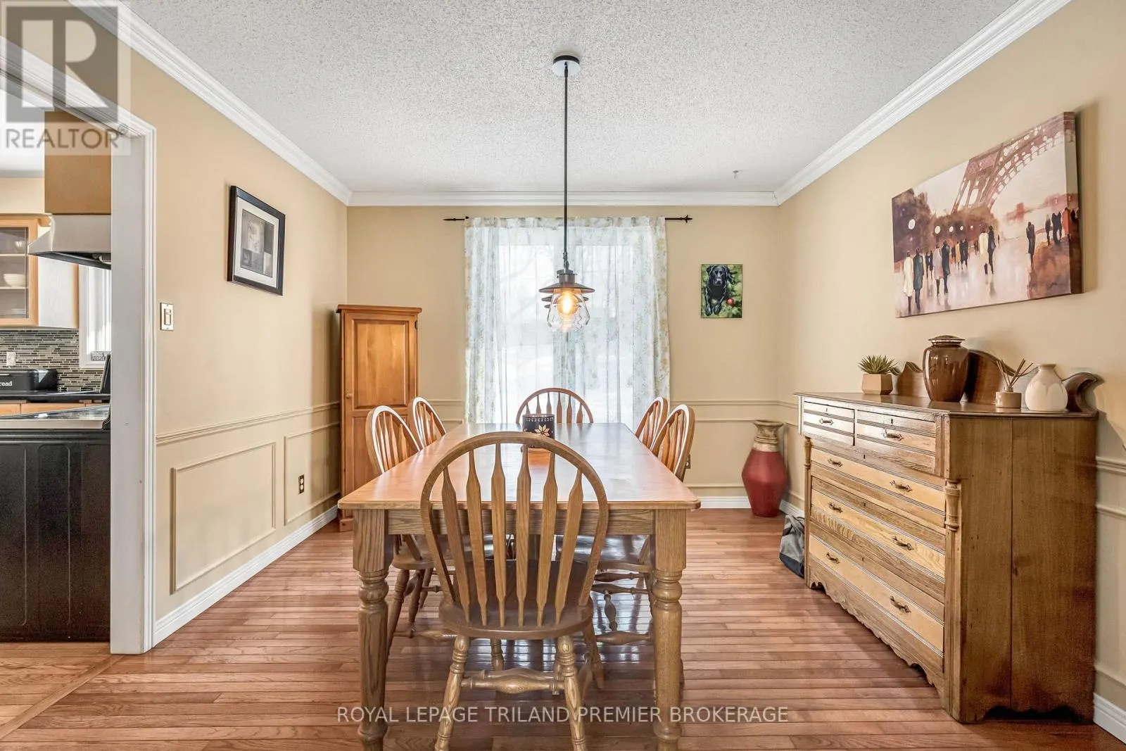 31 FOXCROFT CRESCENT