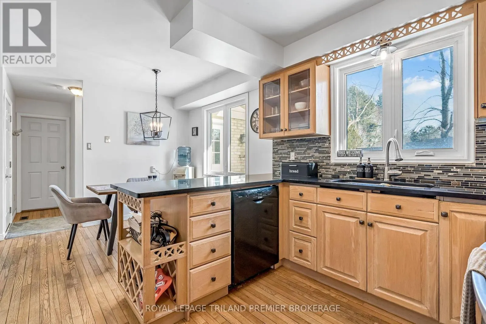 31 FOXCROFT CRESCENT