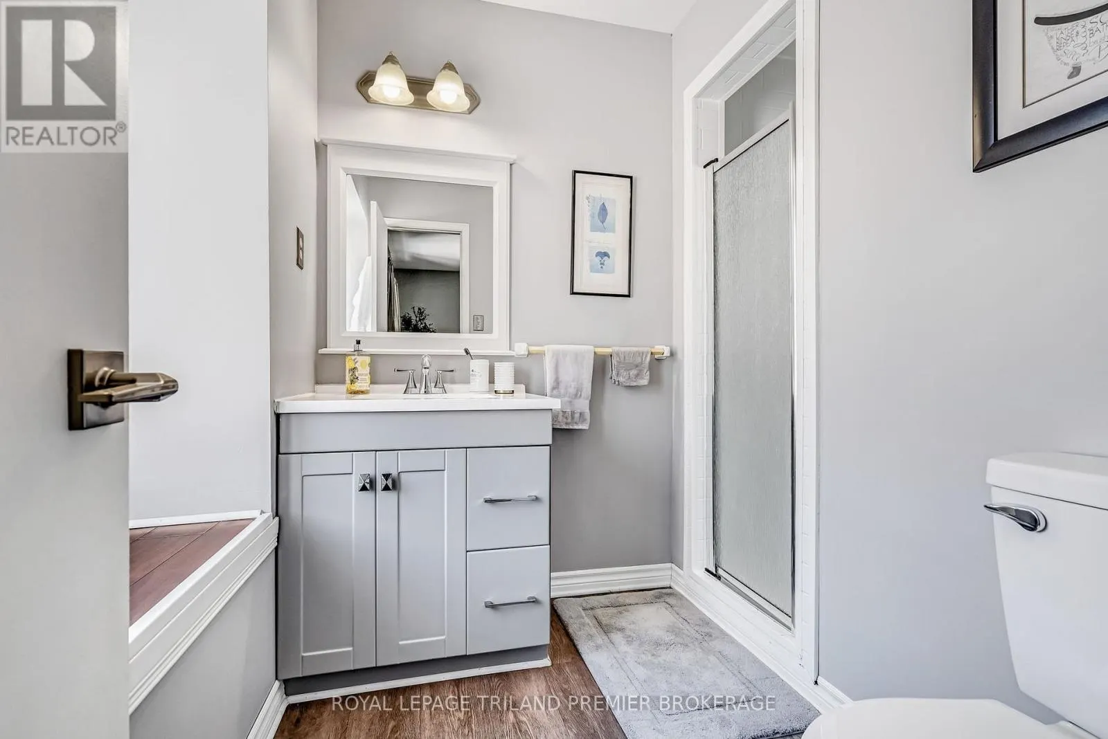 31 FOXCROFT CRESCENT