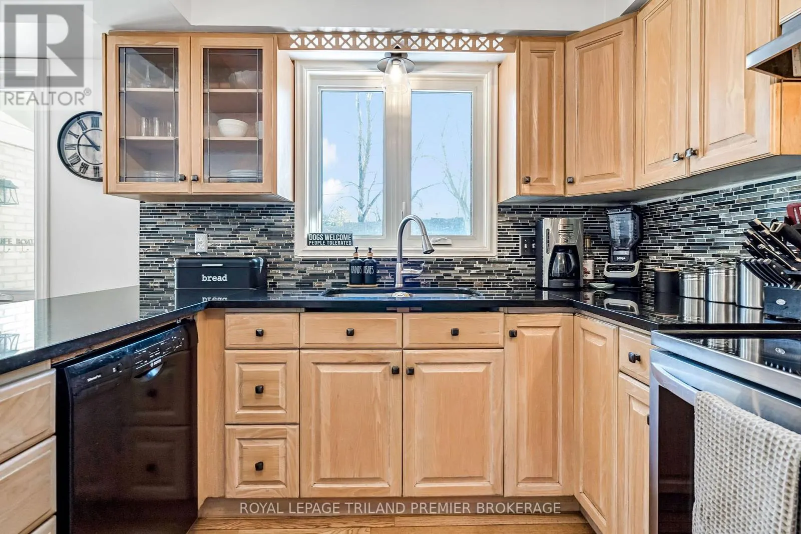 31 FOXCROFT CRESCENT
