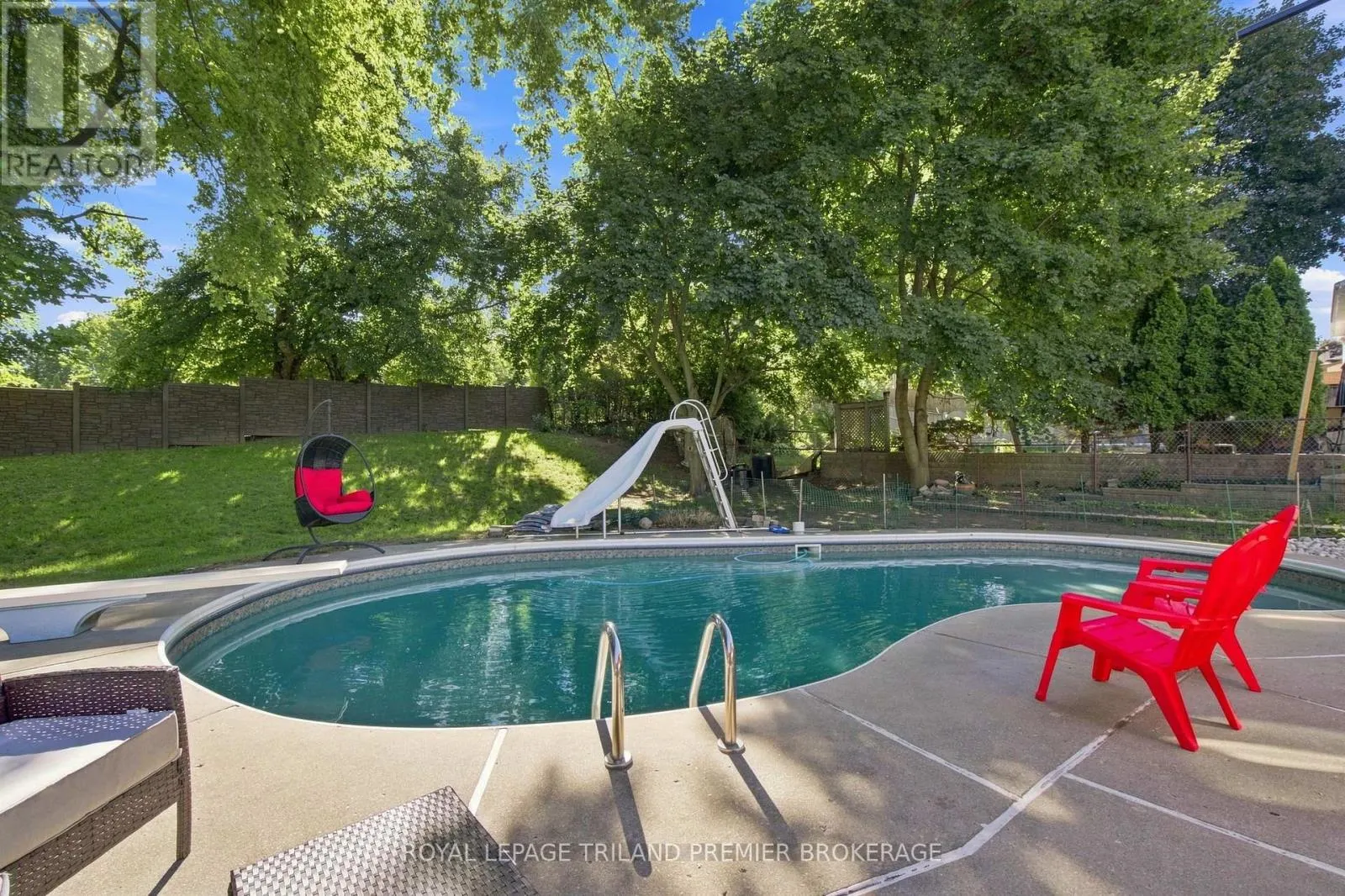 31 FOXCROFT CRESCENT