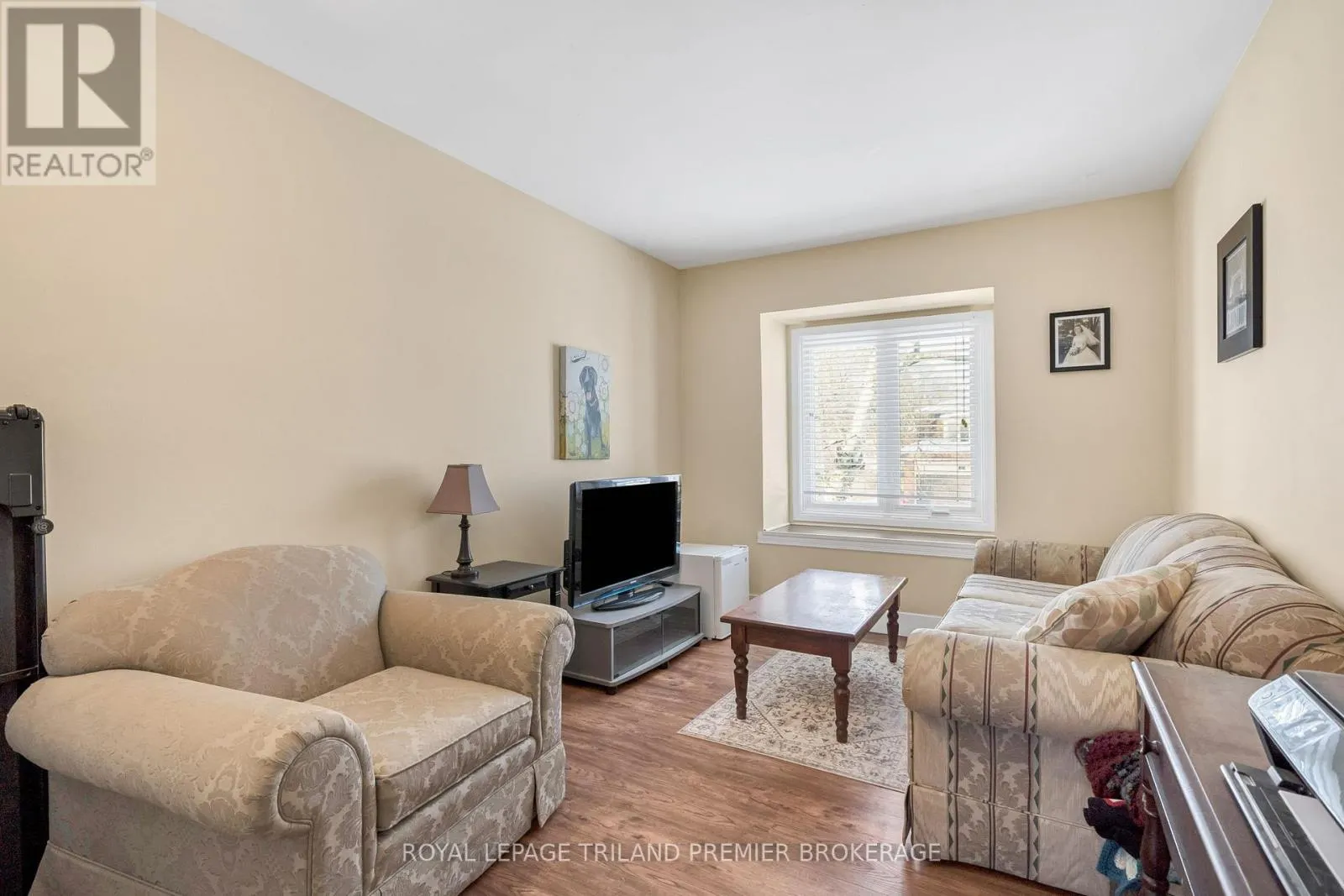31 FOXCROFT CRESCENT