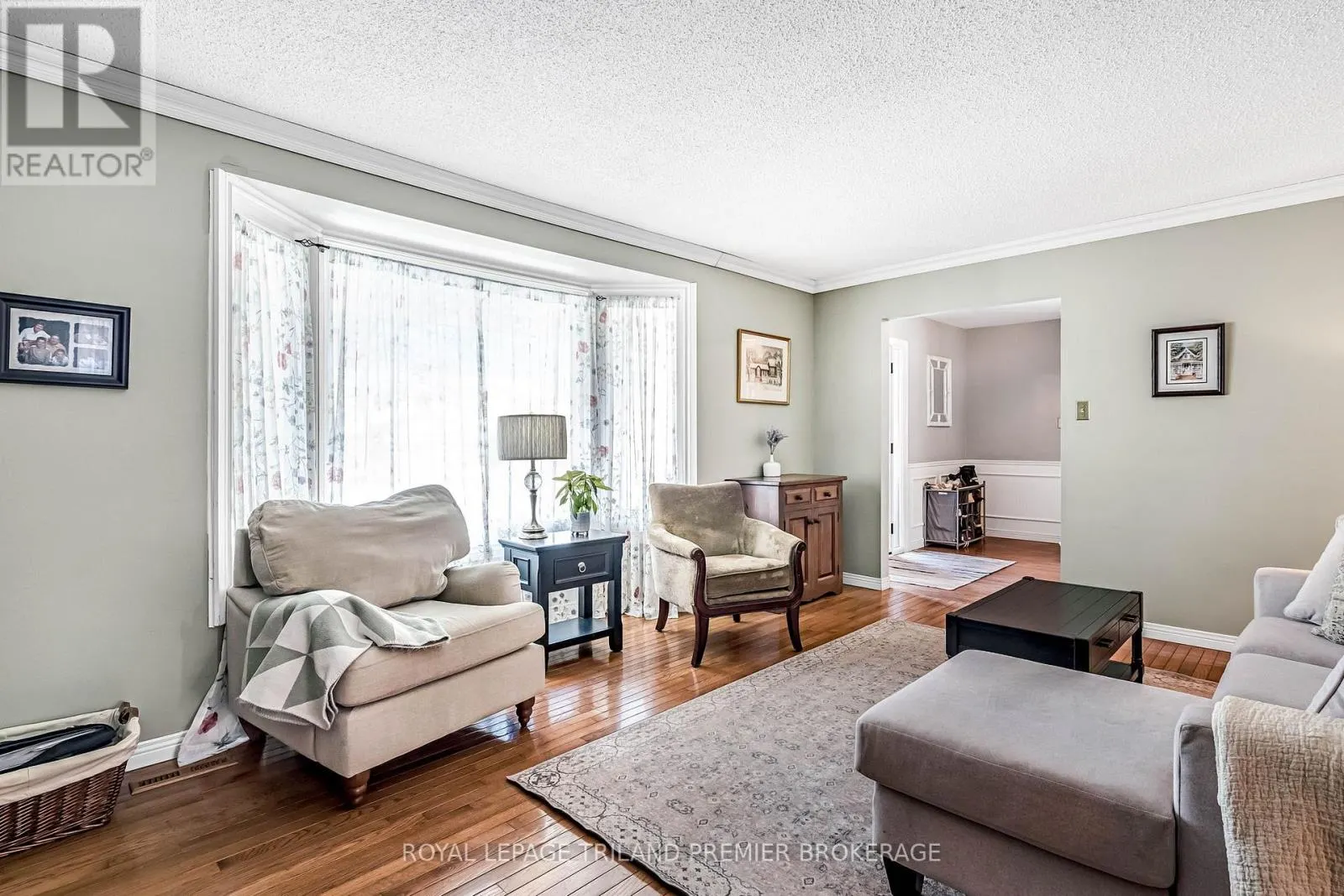31 FOXCROFT CRESCENT