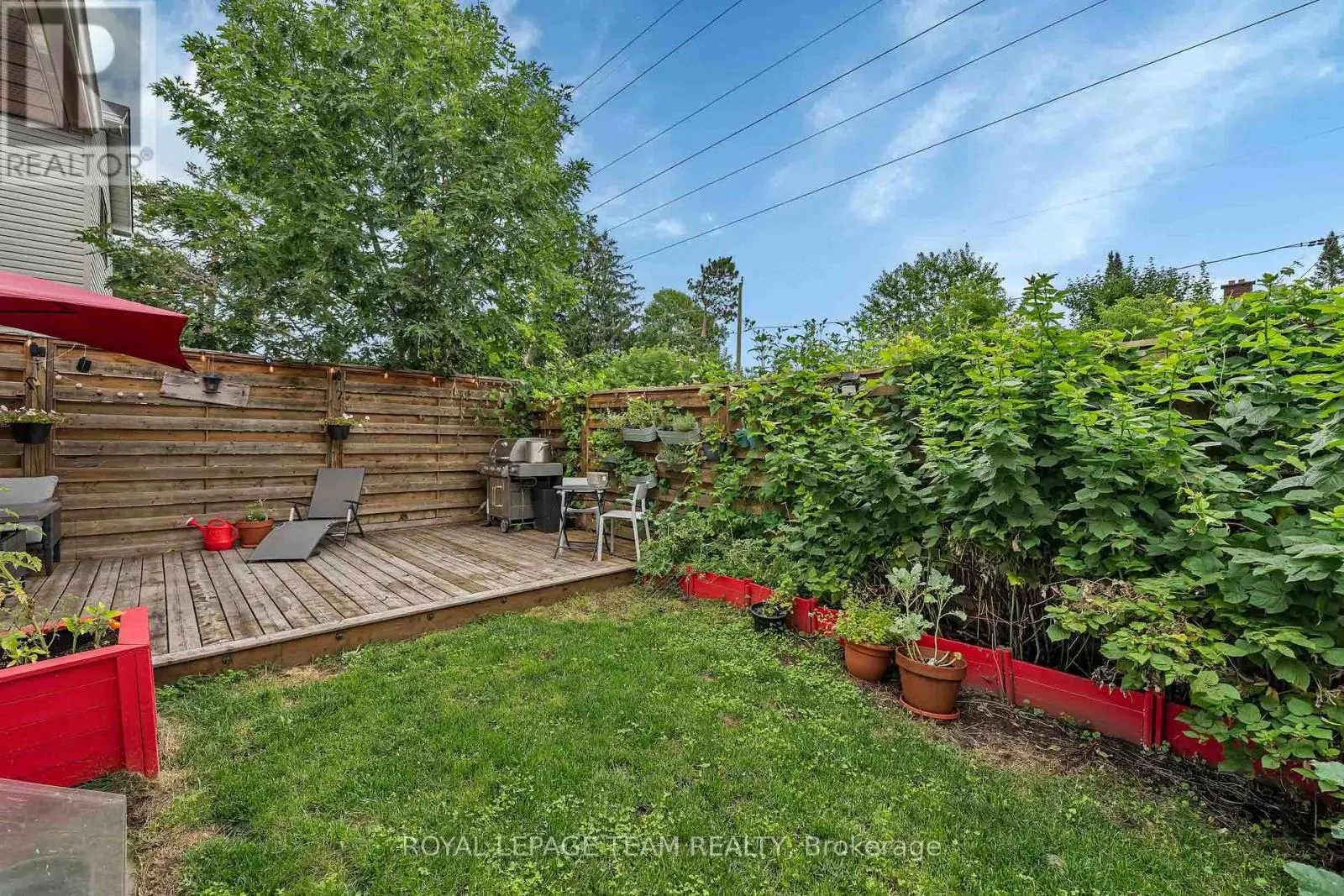 9 - 583 TWEEDSMUIR AVENUE