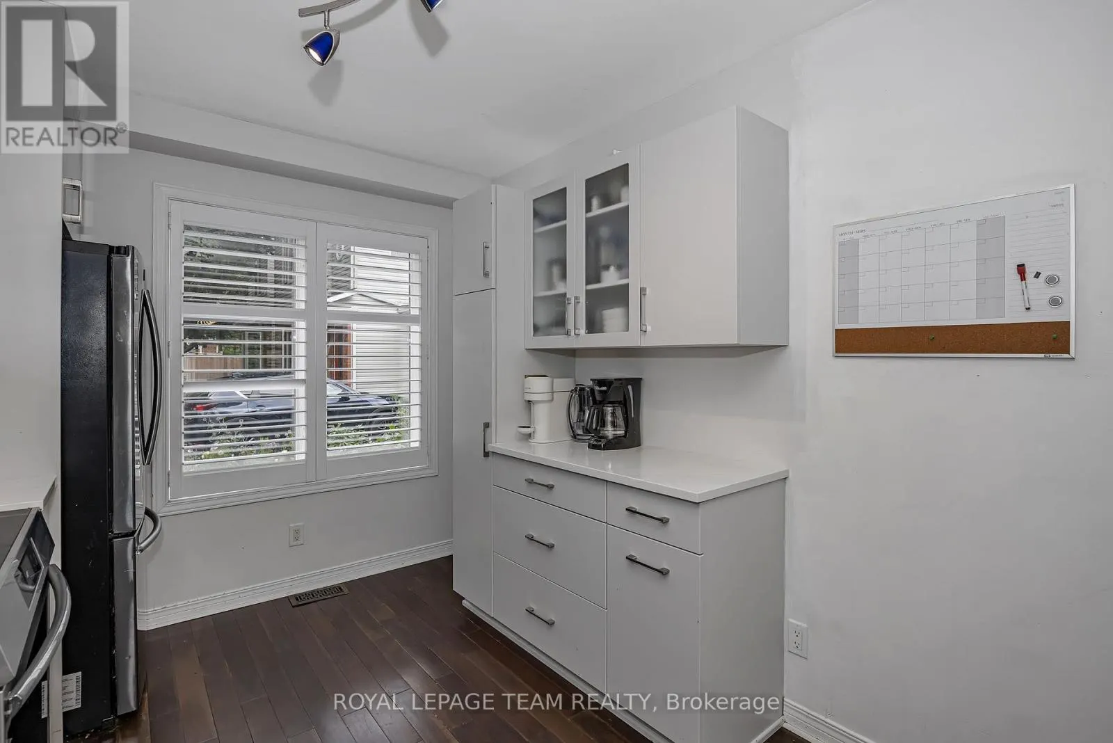 9 - 583 TWEEDSMUIR AVENUE