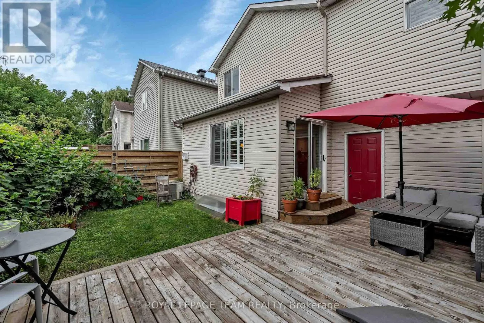 9 - 583 TWEEDSMUIR AVENUE