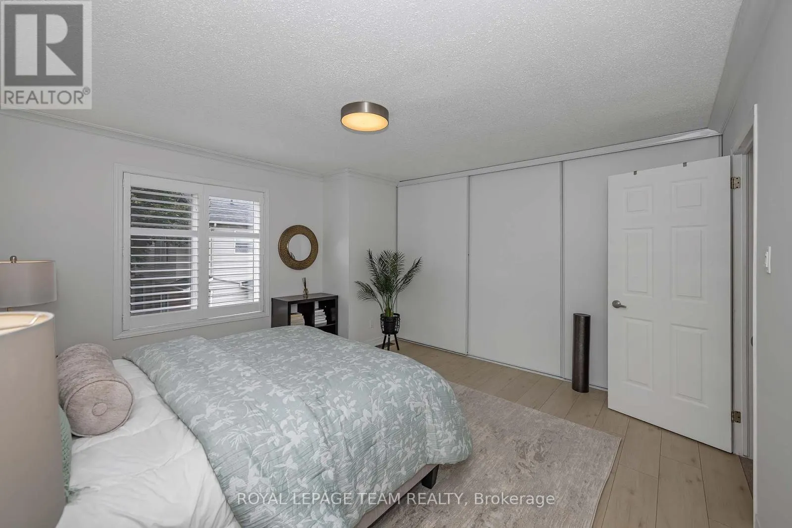 9 - 583 TWEEDSMUIR AVENUE