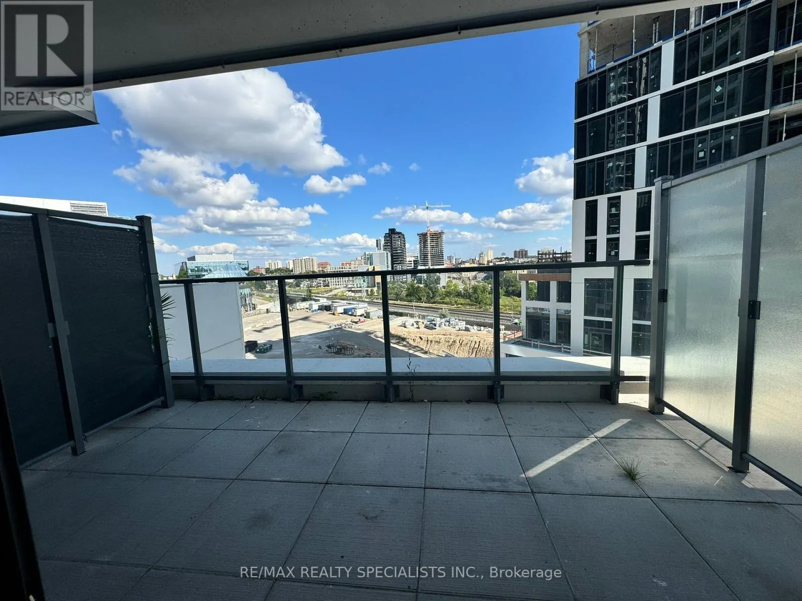405 - 15 WELLINGTON STREET